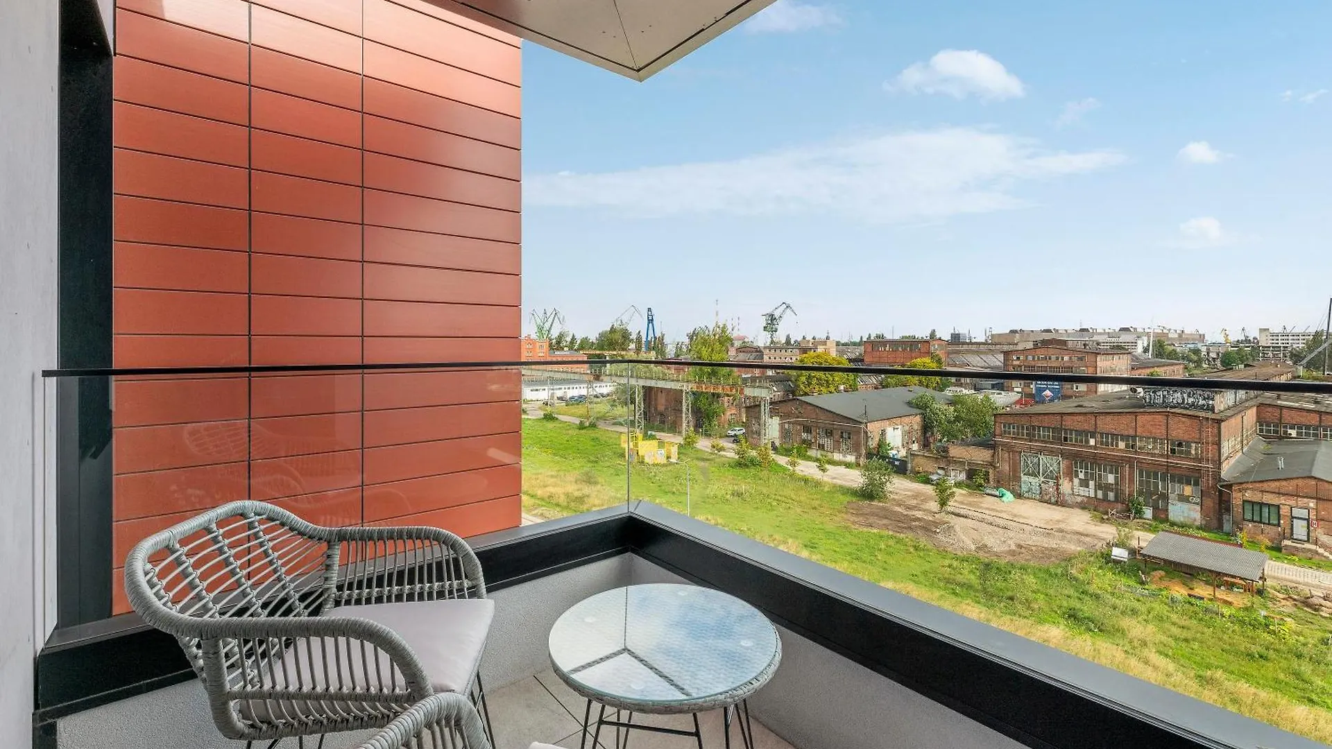 Doki Living - Foodhall & Parking By Downtown Apartments Danzica