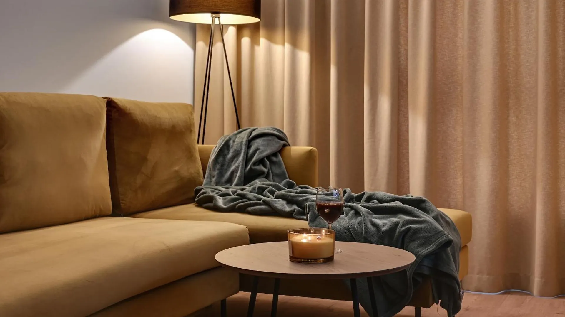 Doki Living - Foodhall & Parking By Downtown Apartments Danzica