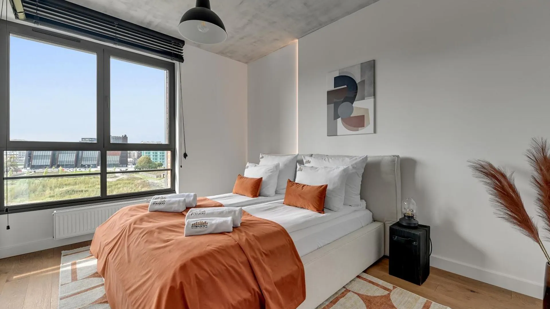 Doki Living - Foodhall & Parking By Downtown Apartments Danzica 0*,  Polonia