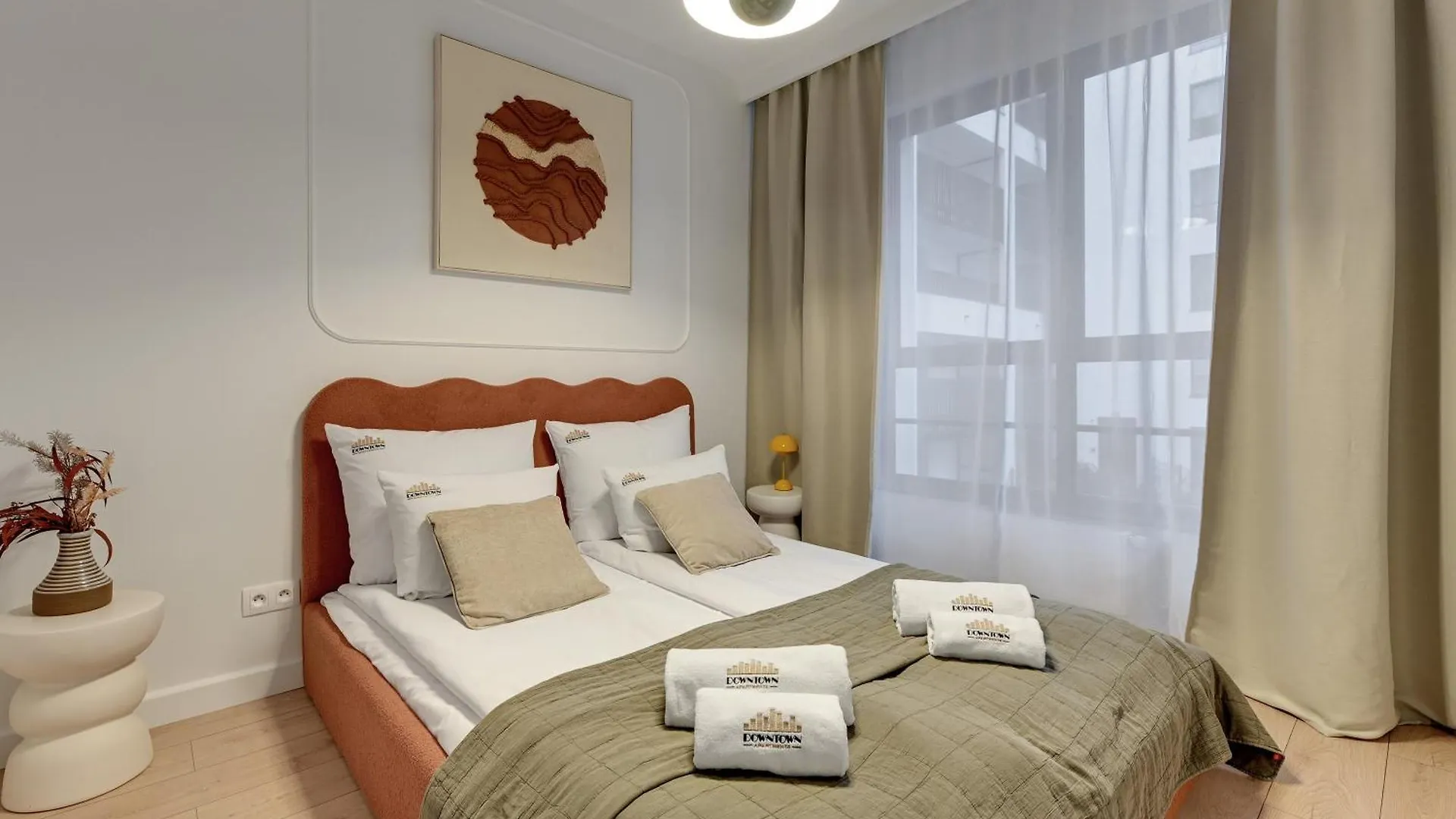 Doki Living - Foodhall & Parking By Downtown Apartments Danzica 0*,  Polonia