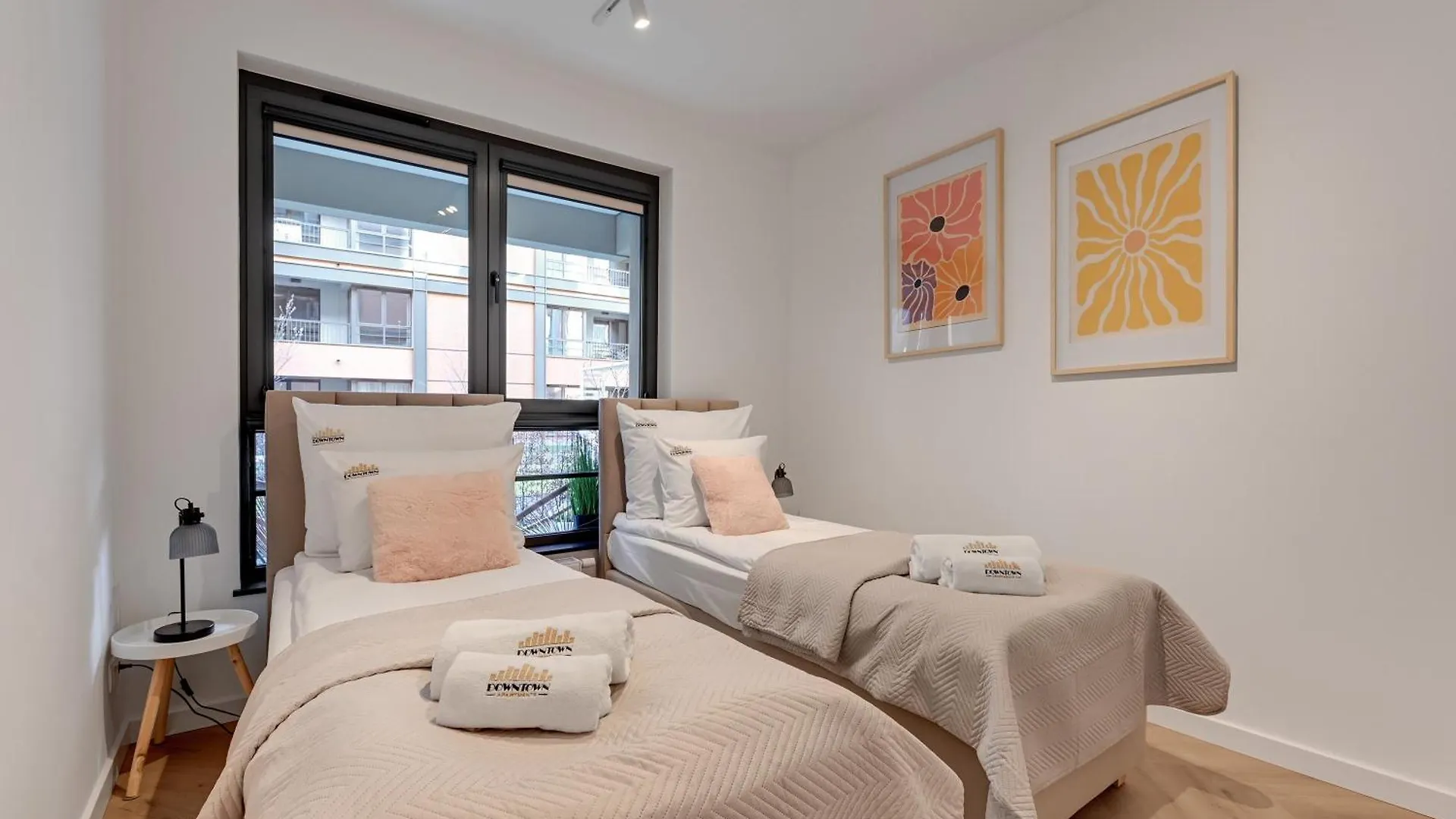 Doki Living - Foodhall & Parking By Downtown Apartments Danzica