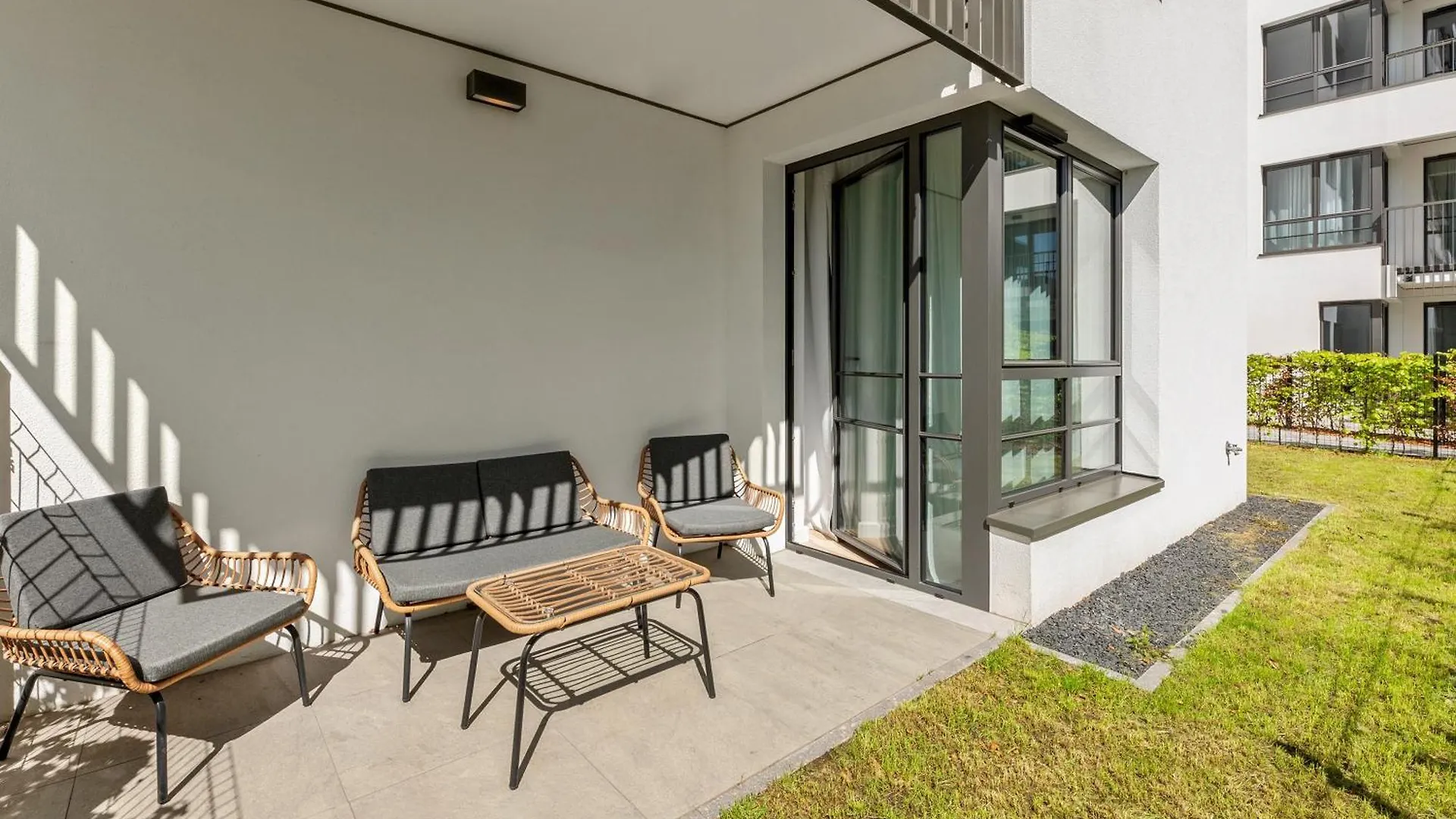 Doki Living - Foodhall & Parking By Downtown Apartments Danzica