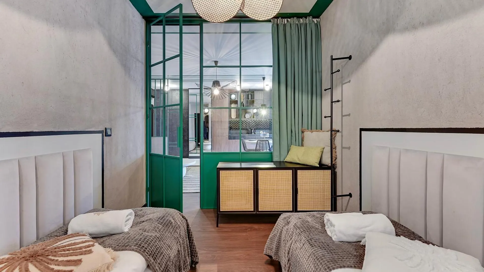 Doki Living - Foodhall & Parking By Downtown Apartments Gdansk Poland
