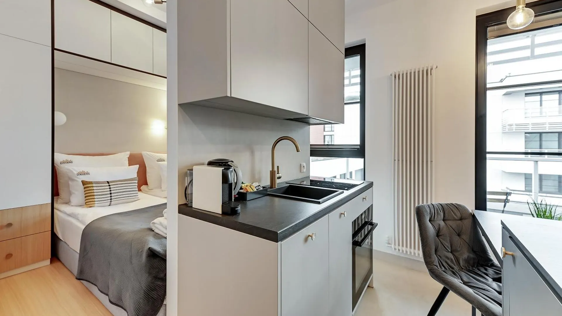 Doki Living - Foodhall & Parking By Downtown Apartments Gdansk