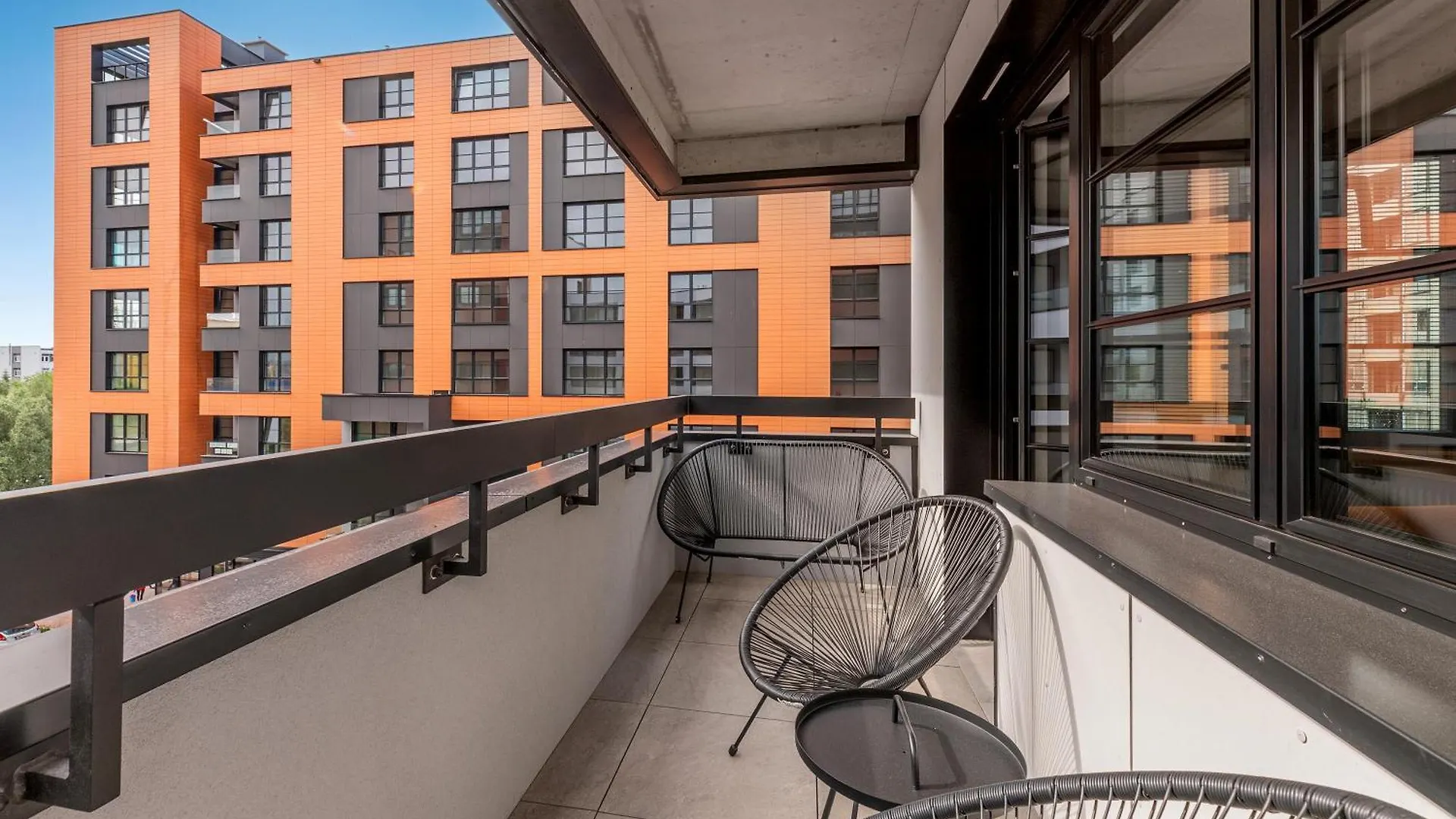 Doki Living - Foodhall & Parking By Downtown Apartments Gdansk