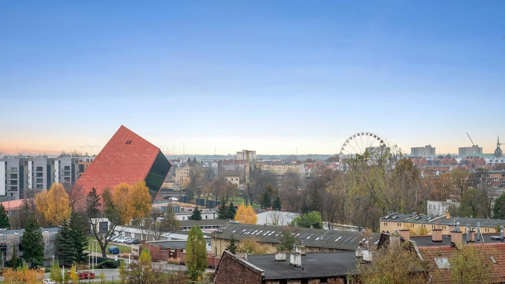 Doki Living - Foodhall & Parking By Downtown Apartments Gdansk