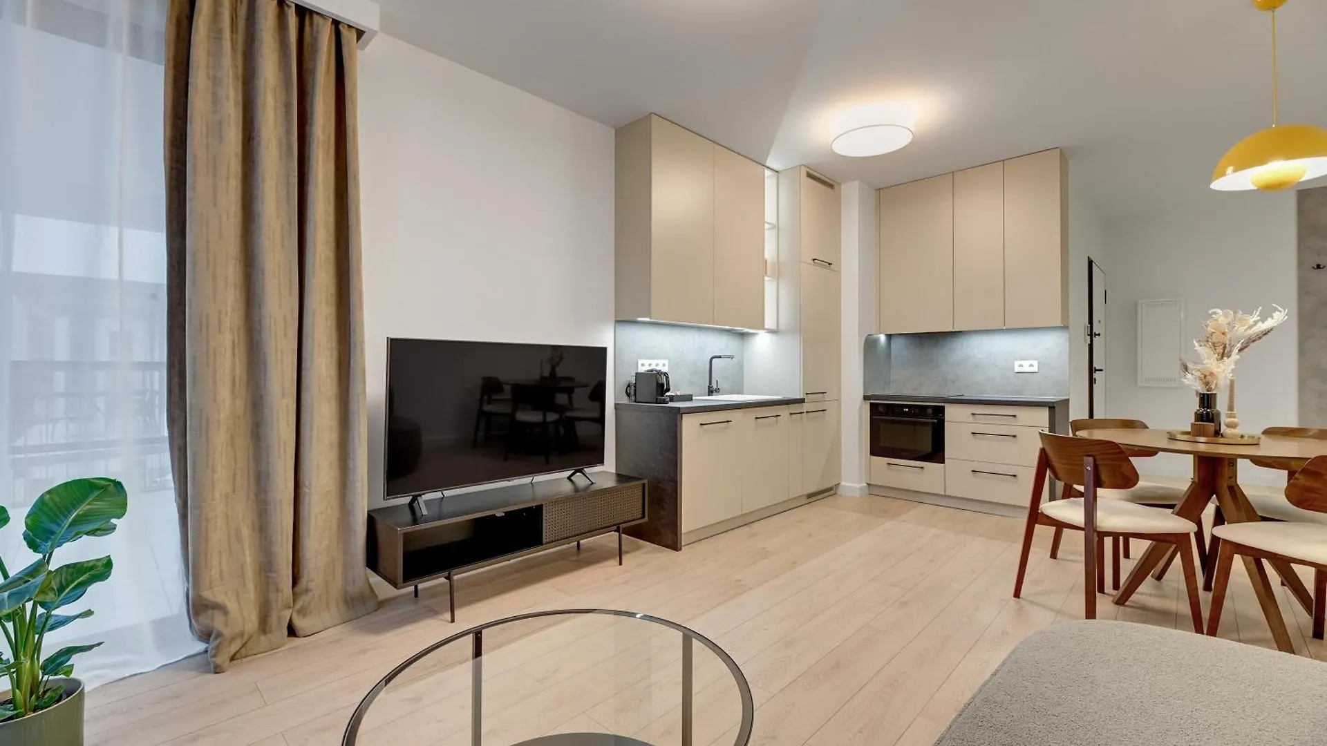Doki Living - Foodhall & Parking By Downtown Apartments Gdansk