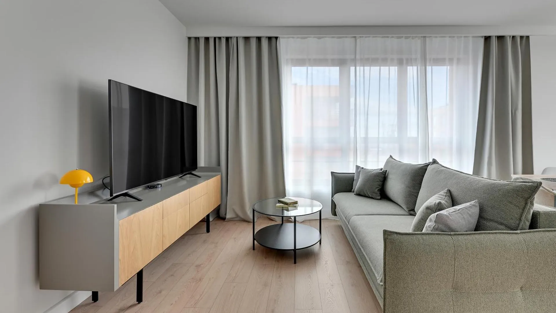 Doki Living - Foodhall & Parking By Downtown Apartments Gdansk