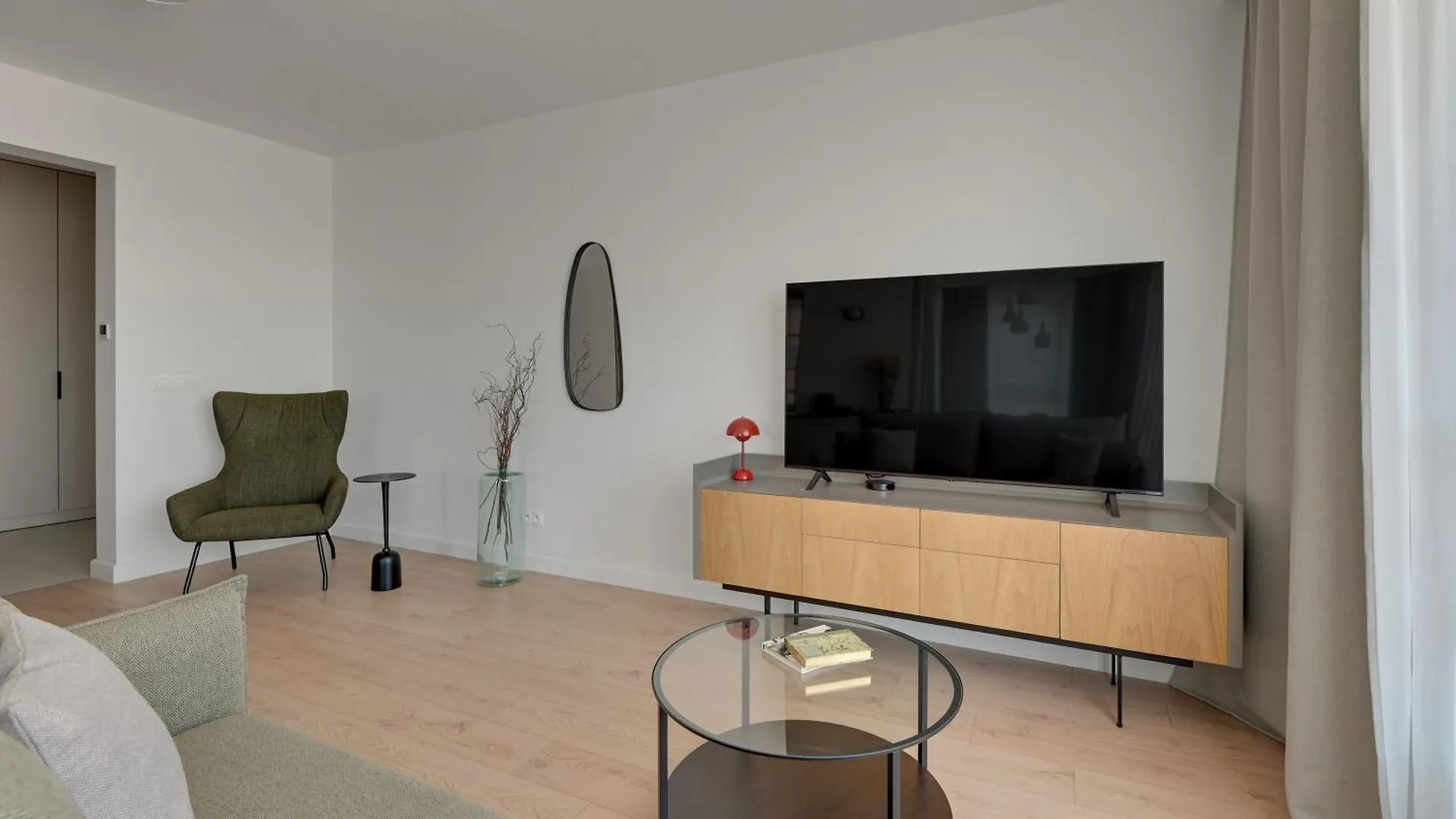 Doki Living - Foodhall & Parking By Downtown Apartments Gdansk Poland