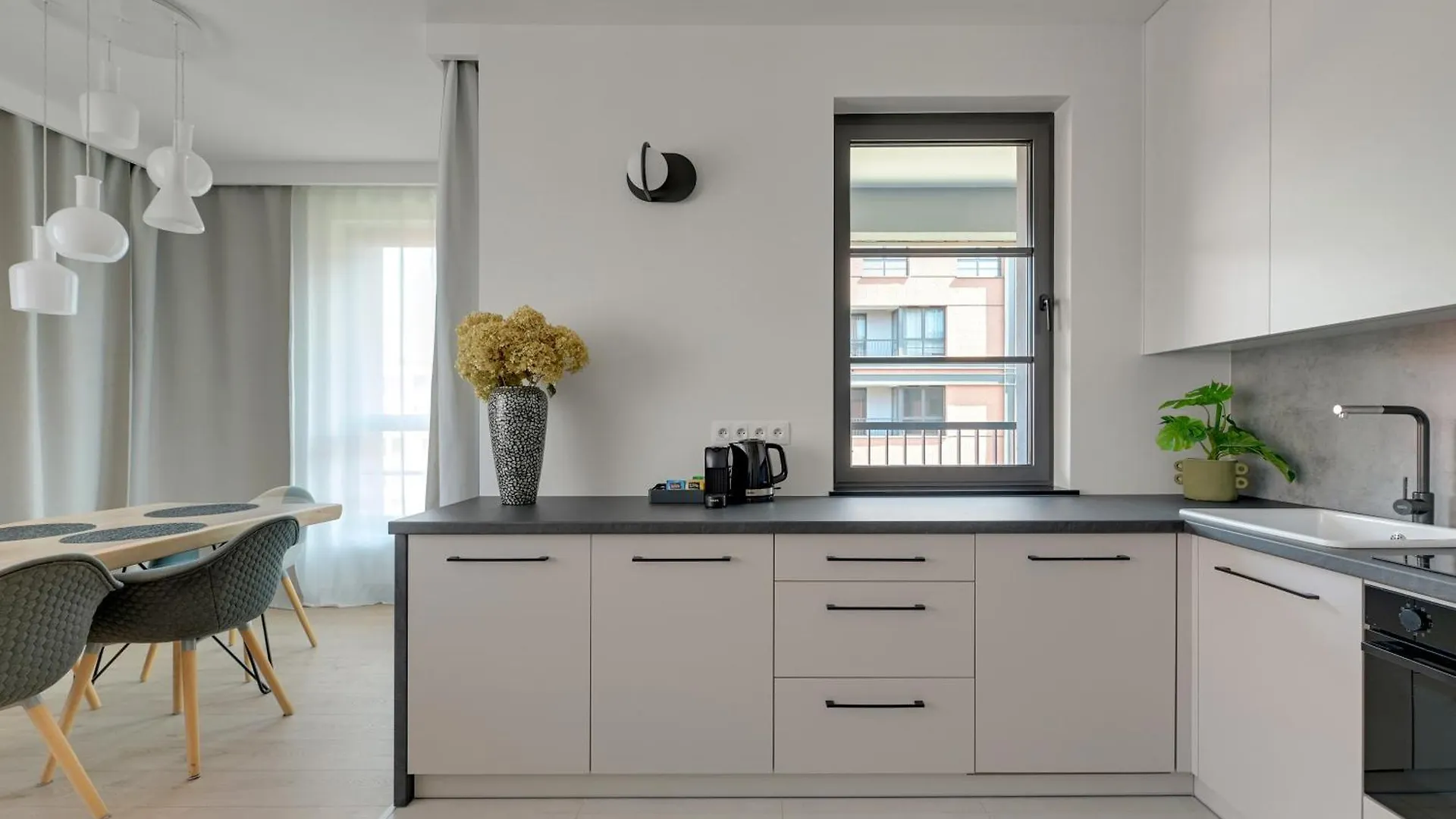 Doki Living - Foodhall & Parking By Downtown Apartments Gdansk
